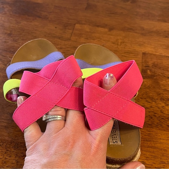 Steve Madden wedge elastic multicolor strap sandals size 2 - Picture 5 of 10